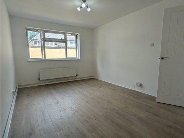 Apartment for rent in Leatherhead, Mole Valley