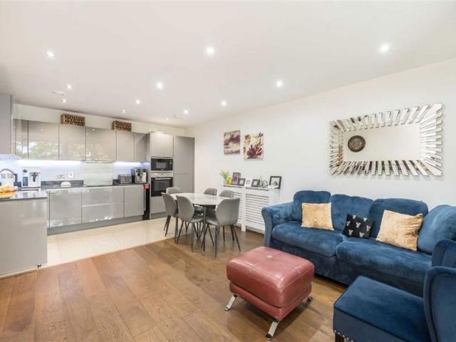 Apartment for rent in Kew, Greater London