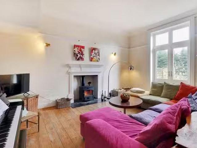 Apartment for rent in Cross In Hand, East Sussex