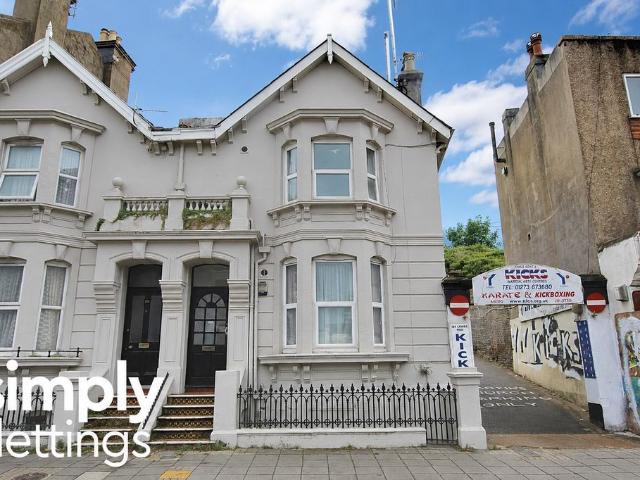 Studio for rent in Round Hill, Brighton & Hove
