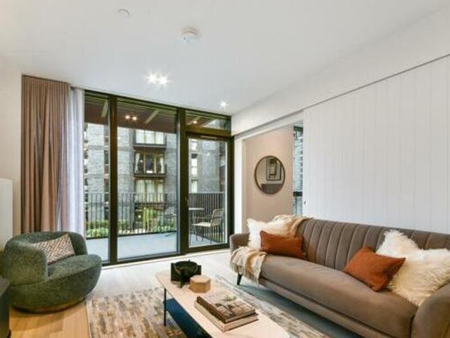 House for sale in Brentford End, Greater London