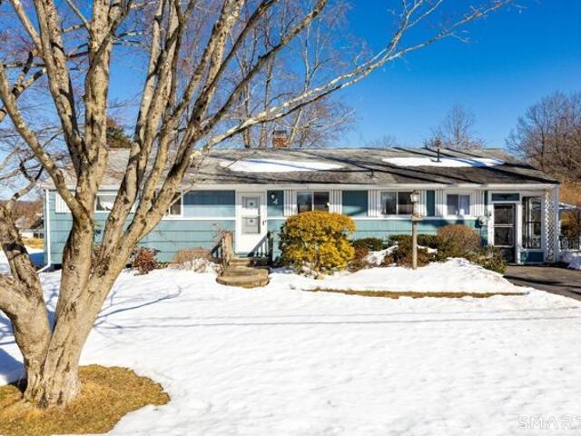 House for sale in Simsbury, Connecticut