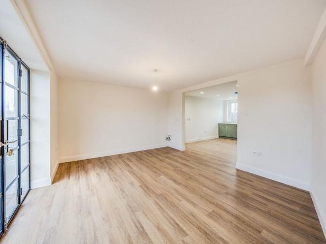 Apartment for rent in London Borough of Lewisham, Cat Hill