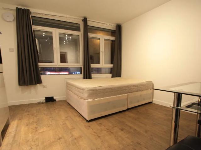 Studio for rent in London Borough of Lewisham, Ladywell