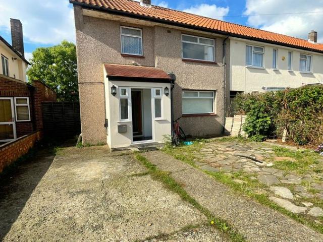 House for rent in Little Heath, Greater London