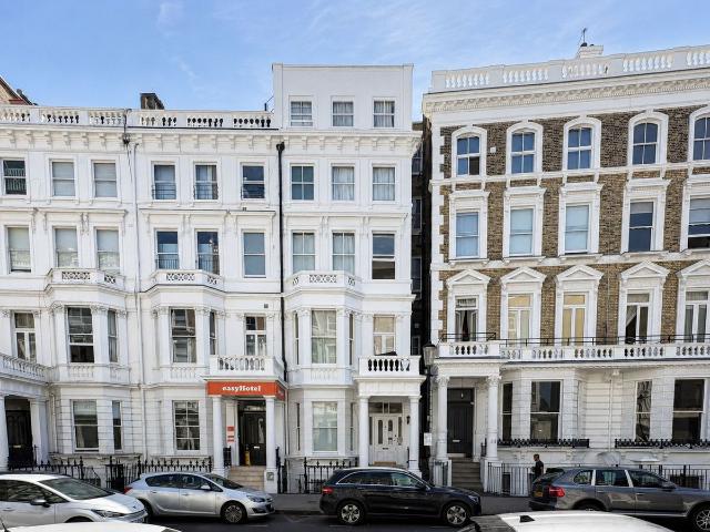 Studio for rent in Earl's Court, Greater London