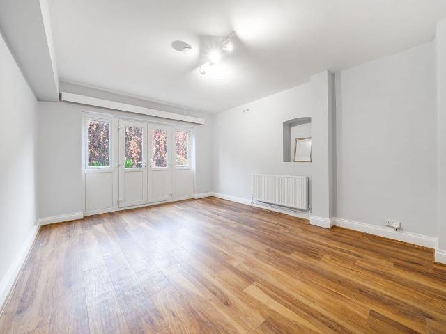 Studio for rent in Earl's Court, Greater London