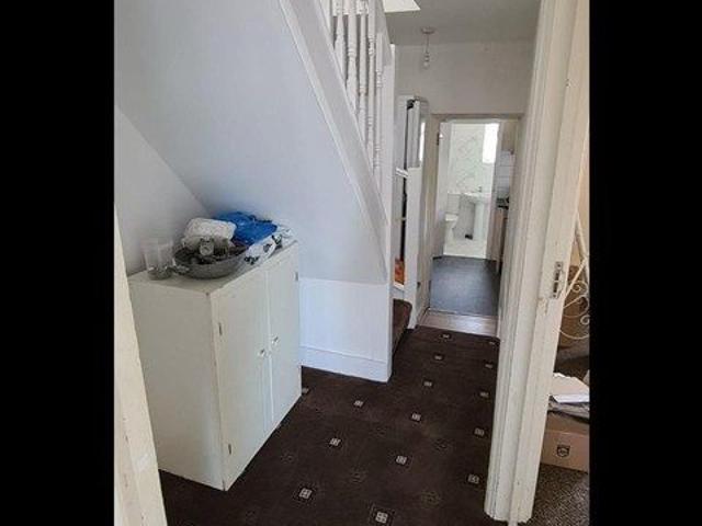 Apartment for rent in Newbury Park, Greater London