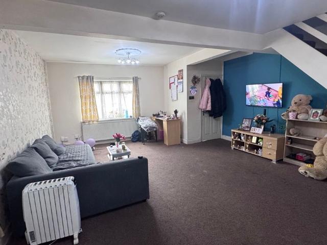 House for rent in Newbury Park, Greater London