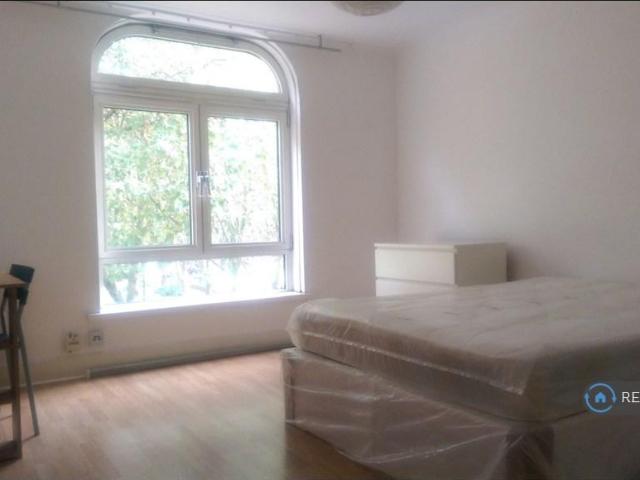 House for rent in Chalk Farm, Greater London