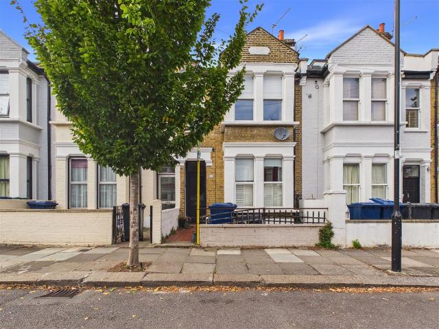 Apartment for rent in London Borough of Ealing, Greater London
