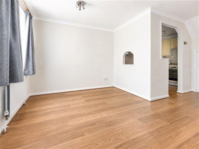 House for rent in Hatching Green, Five Acres