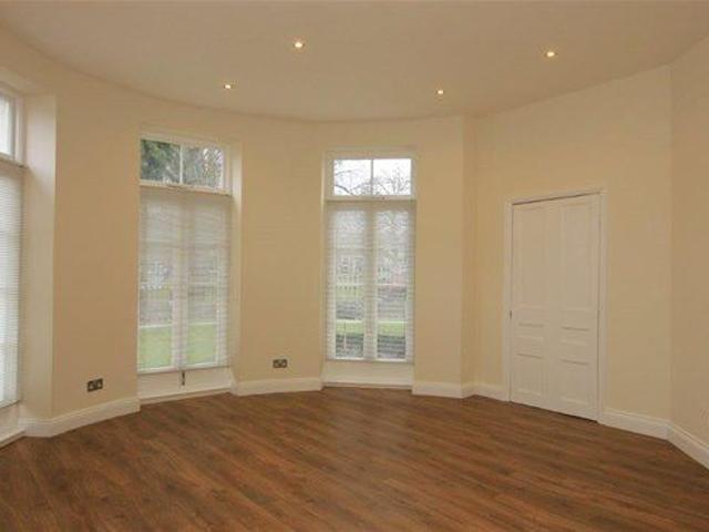 House for rent in Hatching Green, Five Acres