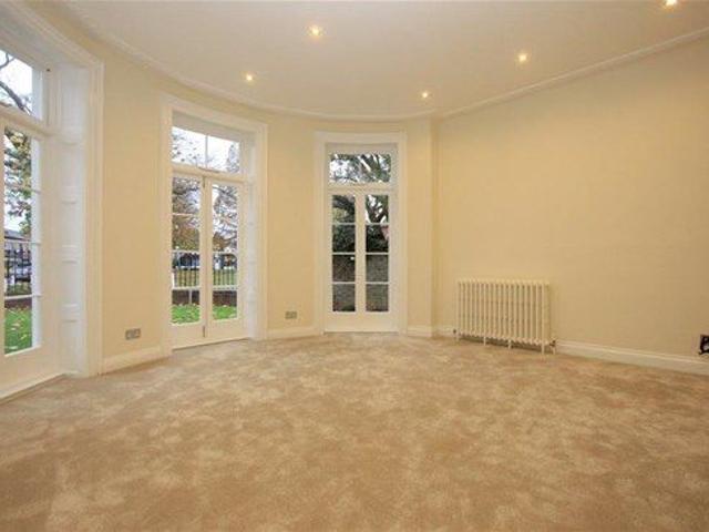House for rent in Hatching Green, Five Acres