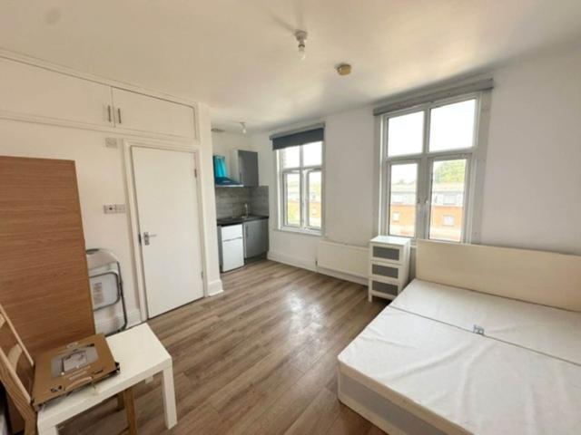 Studio for rent in Maryland, Greater London