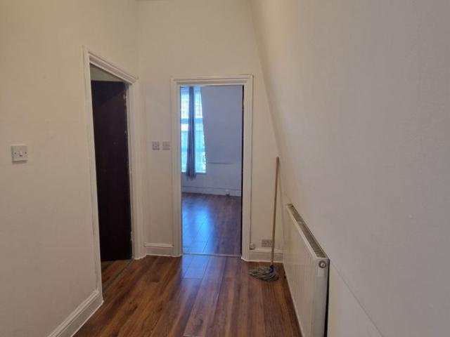 Apartment for rent in Maryland, Greater London
