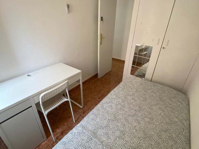 Habitación en alquiler en Puente de Vallecas, Madrid