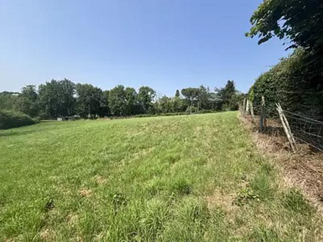 Terrain vente à Fontenay-le-Comte, L'hermenault