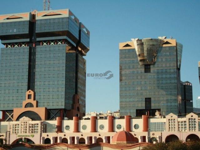 Garagem alugar em Quinta da Bela Flor, Lisboa