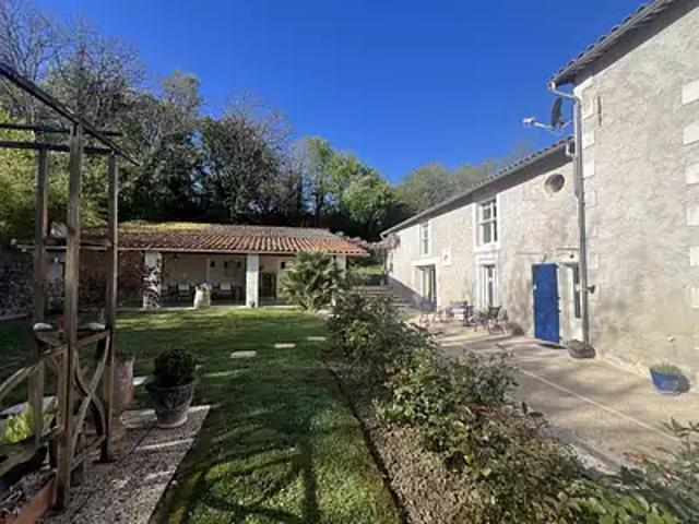Maison vente à Montmorillon, Lhommaizé