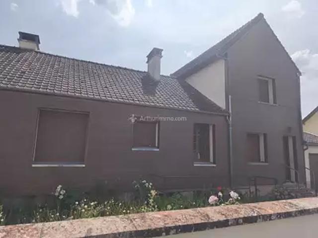 Maison vente à La Flèche, Lhomme