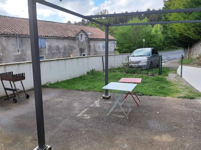 Maison location à L'Hospitalet-du-Larzac, Aveyron