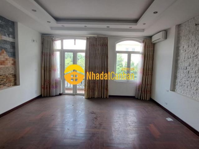 Nhà mặt phố bán