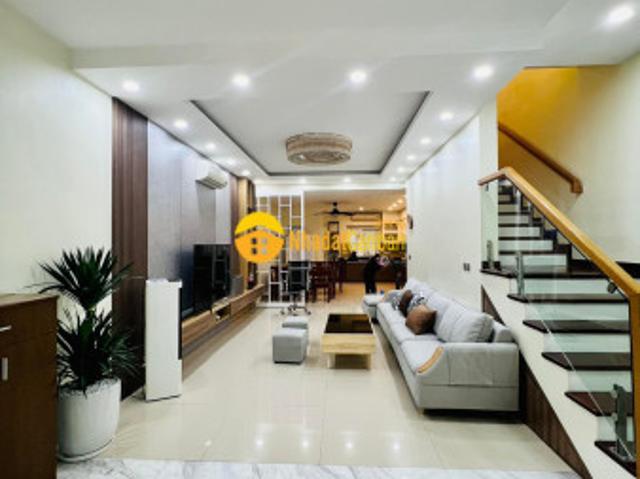 Nhà mặt phố bán