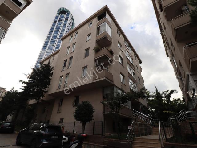 Ataşehir, İstanbul içerisinde kiralık mülk