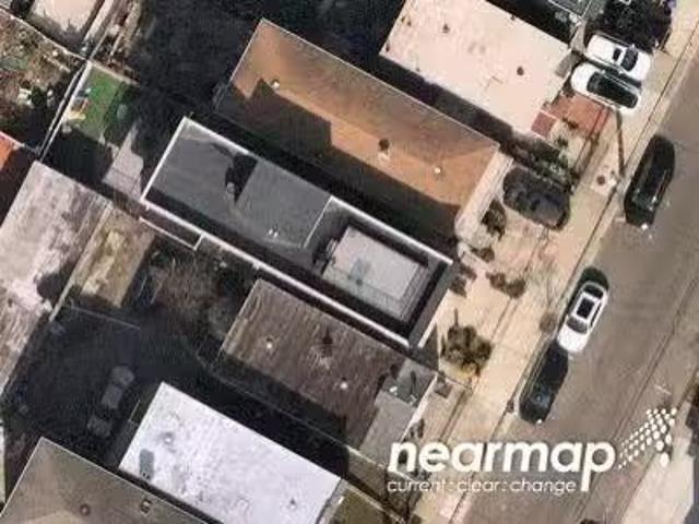 House for sale in Lincoln Park