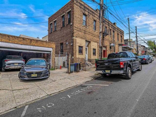 House for sale in Hudson, New Jersey