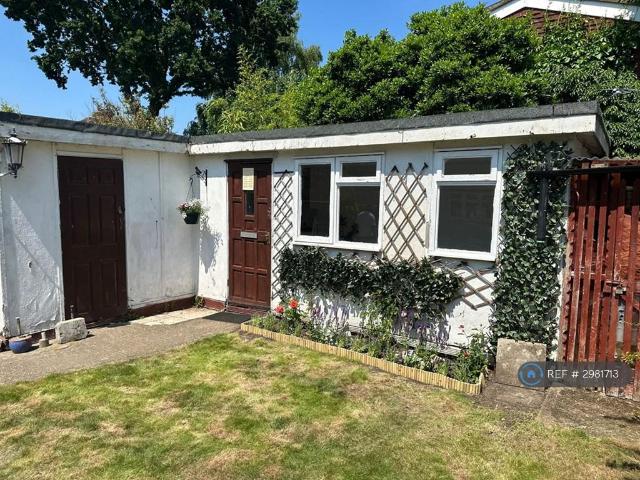 Apartment for rent in Addlestone, Runnymede
