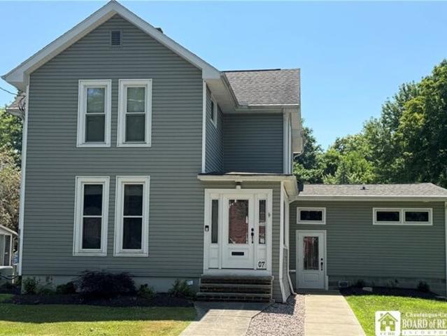 House for sale in Fredonia