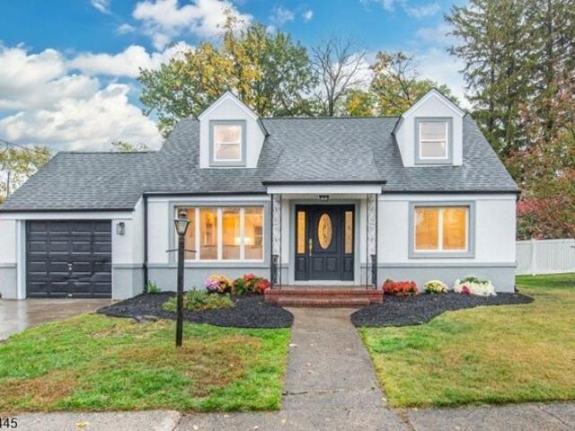 House for sale in Saddle Brook, New Jersey