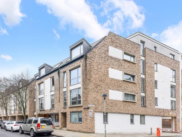 Apartment for rent in Oval, Greater London