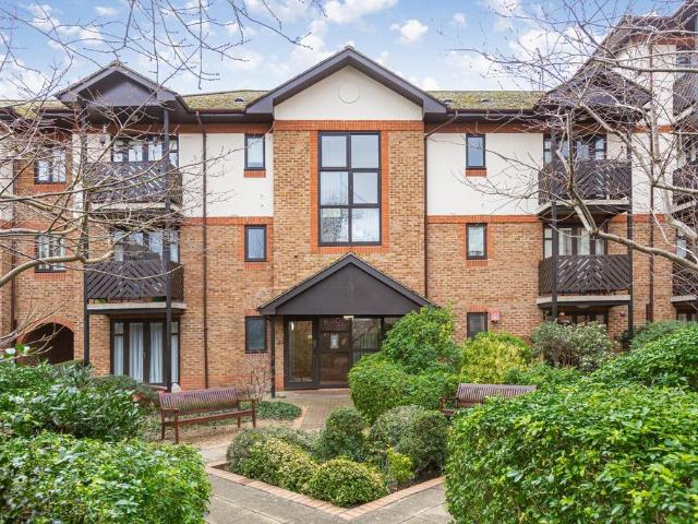 Apartment for rent in North Sheen, Greater London