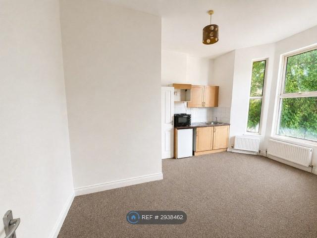 Studio for rent in Church End, Greater London