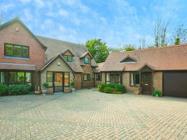 House for sale in Berry Hill, Potters Corner