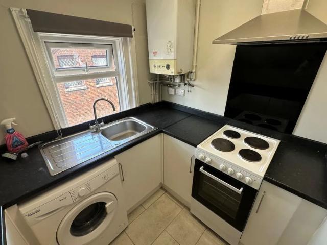 Apartment for rent in Southtown, Stokesby