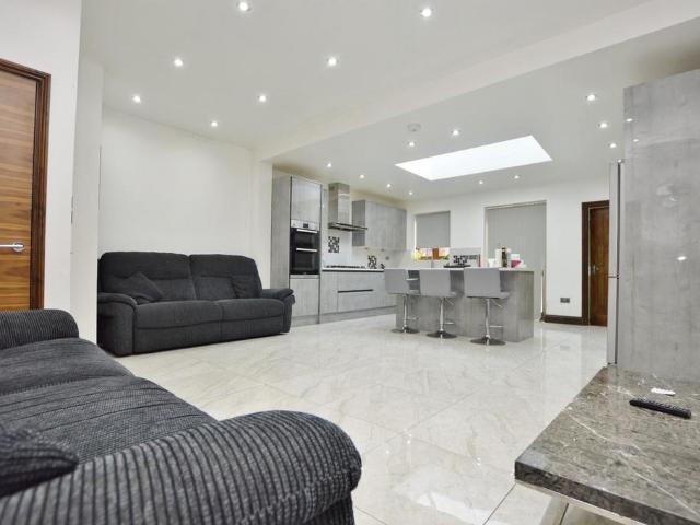 House for rent in Upton Park, Greater London