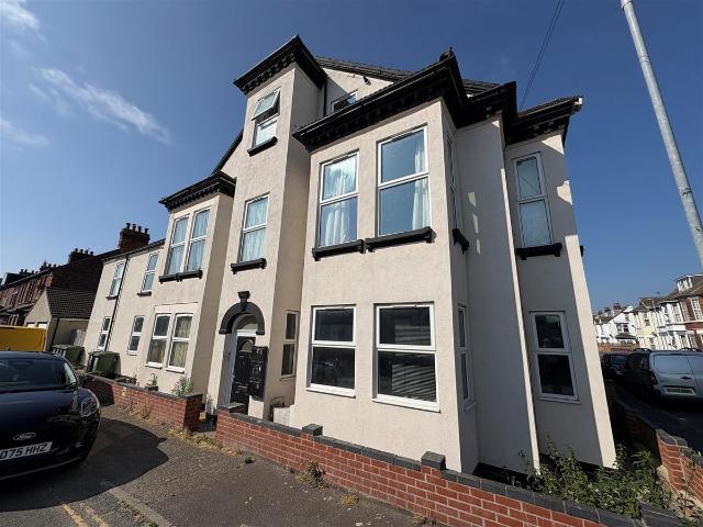 Apartment for rent in Southtown, Stokesby