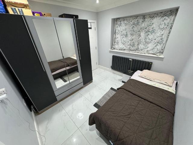 Apartment for rent in Beavers, Greater London