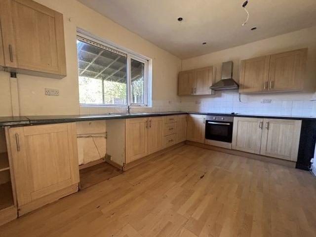 House for rent in Bradshaw, Lee Bank