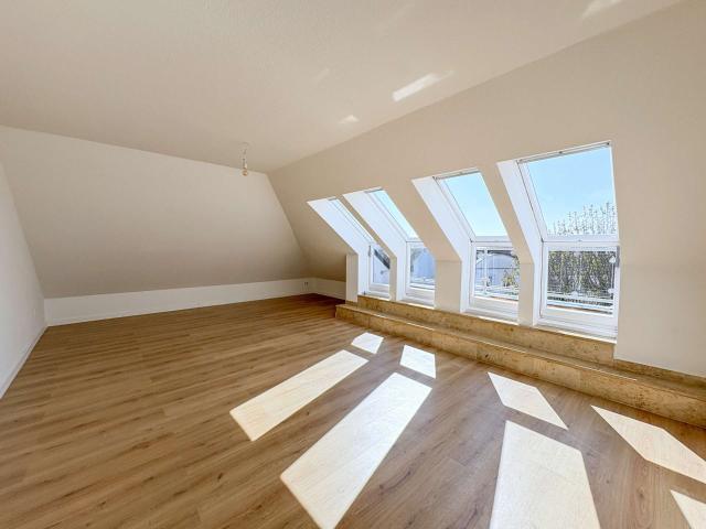 Dachgeschosswohnung kaufen in Borna, Sachsen