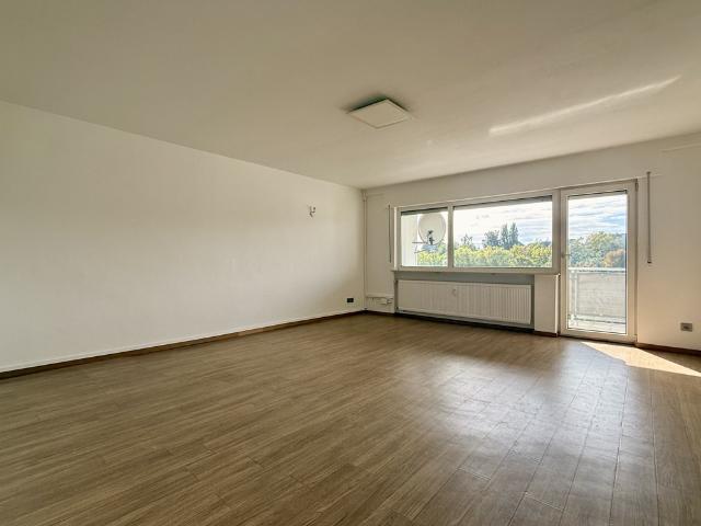 Dachgeschosswohnung mieten in Reinheim, Hessen