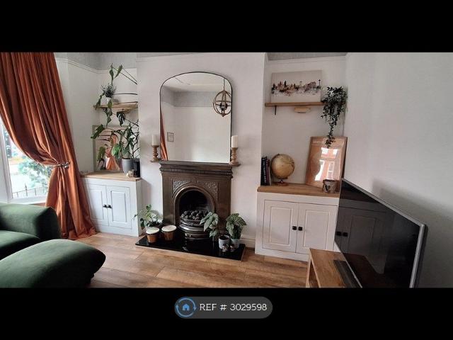 House for rent in Calderstones