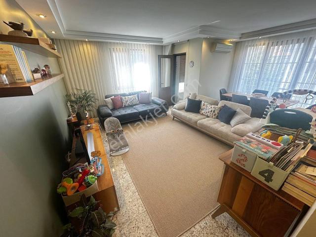 Küçükyalı, Maltepe içerisinde satılık mülk