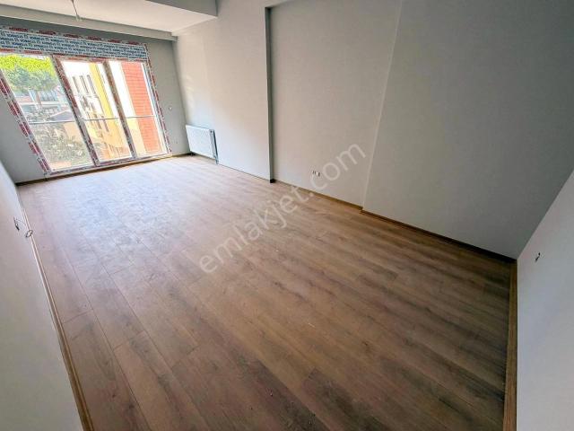 Küçükyalı, Maltepe içerisinde satılık mülk