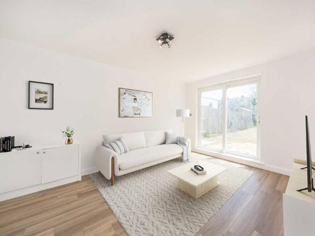 House for rent in Summerstown, Greater London