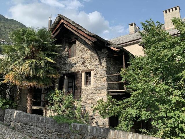 Einfamilienhaus kaufen in Gordola, Tessin